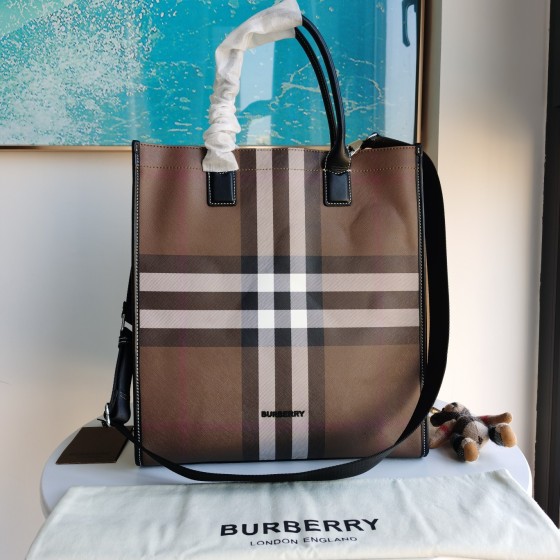 Burberry Classic Bag